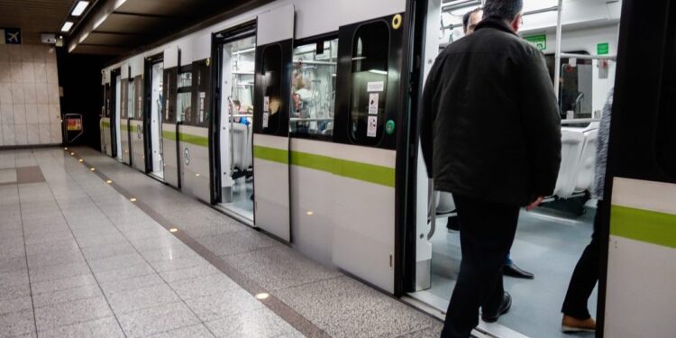 Έκτακτες κυκλοφοριακές ρυθμίσεις σήμερα στην Αθήνα λόγω των εκδηλώσεων για την δολοφονία του Γρηγορόπουλου – Ποιοι σταθμοί του μετρό θα είναι κλειστοί