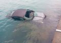 Αυτοκίνητο έπεσε στη θάλασσα στο λιμάνι της Καλαμάτας – Απεγκλωβίστηκε ο 86χρονος οδηγός