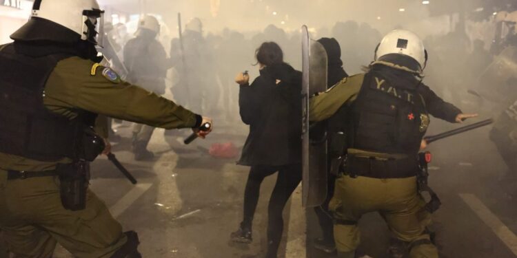 Ανακοίνωση ΣΥΡΙΖΑ για την πορεία μνήμης Γρηγορόπουλου: "Ακραία επιχείρηση καταστολής – Η κυβέρνηση φοβάται τη νέα γενιά"