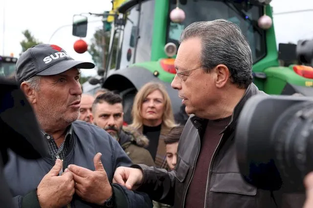 Σωκράτης Φάμελλος από το μπλόκο των αγροτών στα Πράσινα Φανάρια: "Ο αγώνας των αγροτών δεν είναι μόνο δίκαιος και τίμιος, είναι και εθνικός αγώνας"