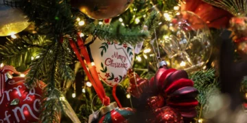 Ποιο θα είναι το εορταστικό ωράριο των Χριστουγέννων - Ποιες Κυριακές θα λειτουργούν τα καταστήματα