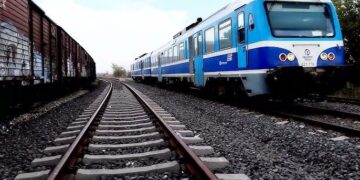 Ακινητοποιήθηκε αμαξοστοιχία που εκτελούσε το δρομολόγιο Λάρισα – Θεσσαλονίκη λόγω βλάβης της μηχανής, μετά από σύγκρουση με ζώο