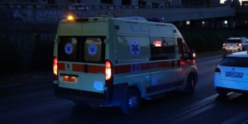 Σοβαρό τροχαίο στην παλαιά εθνική Λαμίας-Αθηνών, στο τμήμα από την Αμφίκλεια προς την Κάτω Τιθορέα: Σφοδρή σύγκρουση ανάμεσα σε δύο νταλίκες και ένα ΙΧ