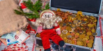 Πότε καταβάλλονται οι συντάξεις, το δώρο Χριστουγέννων και τα επιδόματα