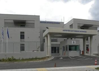 Βόλος: Eξαρθρώθηκε εγκληματική ομάδα με εκβιασμούς και «προστασία» – Πέντε συλλήψεις, ανάμεσά τους δύο ανήλικοι