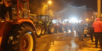 Οι αγρότες σκληραίνουν τη στάση τους - Ετοιμάζουν απόβαση στο λιμάνι της Θεσσαλονίκης