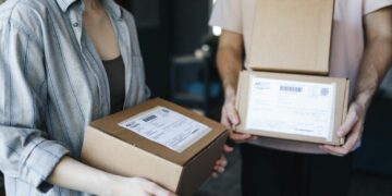 Συμβούλιο της ΕΕ: Επιβάλλεται δασμός 3 ευρώ σε όλα τα μικρά δέματα αξίας κάτω των 150 ευρώ που εισέρχονται στην ΕΕ από 1/7/2026