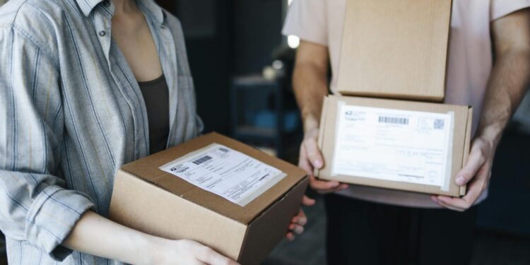 Συμβούλιο της ΕΕ: Επιβάλλεται δασμός 3 ευρώ σε όλα τα μικρά δέματα αξίας κάτω των 150 ευρώ που εισέρχονται στην ΕΕ από 1/7/2026