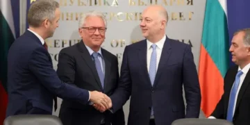 Το βουλγαρικό κοινοβούλιο έκανε δεκτή παμψηφεί την παραίτηση της κυβέρνησης του Ρόσεν Ζελιάσκοφ