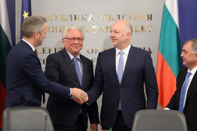 Το βουλγαρικό κοινοβούλιο έκανε δεκτή παμψηφεί την παραίτηση της κυβέρνησης του Ρόσεν Ζελιάσκοφ