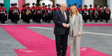 Συνάντηση Τζόρτζια Μελόνι – Μαχμούντ Αμπάς στη Ρώμη: «Αποφασισμένη η Ιταλία να παίξει ρόλο στη σταθεροποίηση και ανοικοδόμηση της Γάζας»