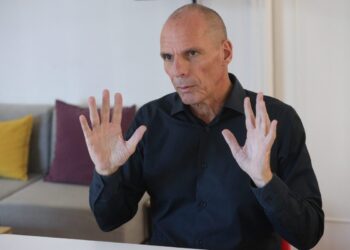 Γιάνης Βαρουφάκης: "Συγχαρητήρια στον κ. Πιερρακάκη, αλλά το μίσος είναι ο δικός μας τίτλος τιμής"