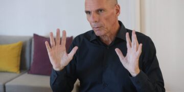 Γιάνης Βαρουφάκης: "Συγχαρητήρια στον κ. Πιερρακάκη, αλλά το μίσος είναι ο δικός μας τίτλος τιμής"