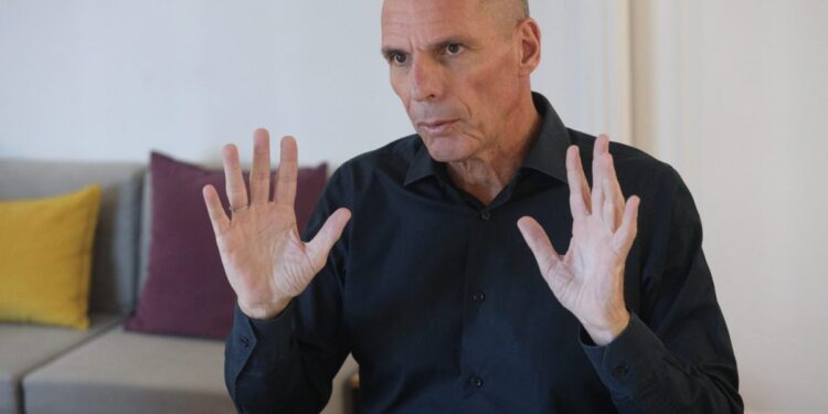 Γιάνης Βαρουφάκης: "Συγχαρητήρια στον κ. Πιερρακάκη, αλλά το μίσος είναι ο δικός μας τίτλος τιμής"