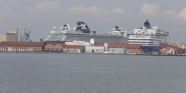 Εντοπίστηκε οβίδα του Β’ Παγκοσμίου Πολέμου σε προβλήτα στο λιμάνι της Θεσσαλονίκης