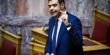 Αγροτικές κινητοποιήσεις: Η κυβέρνηση απειλεί τους αγρότες με "συνέπειες του νόμου"