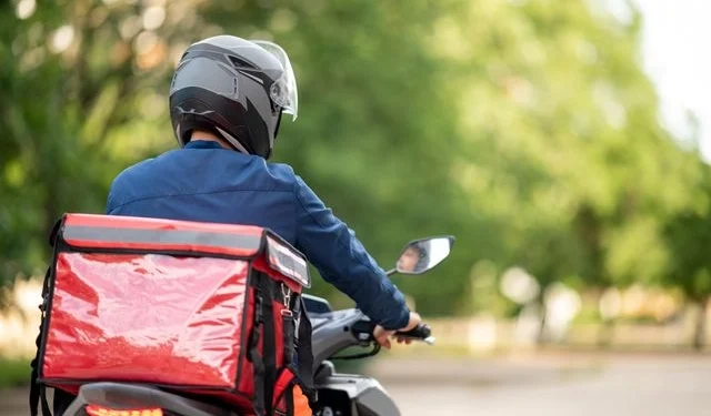 Πειραιάς: 20χρονος οδηγός ΙΧ ξυλοκόπησε 47χρονο διανομέα για την προτεραιότητα