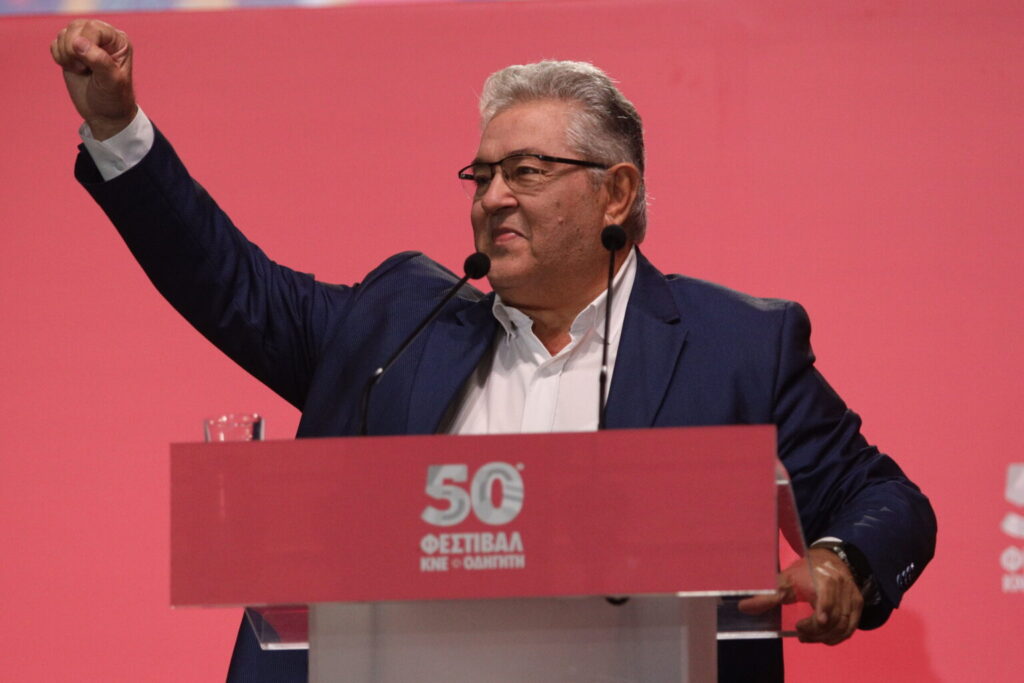 Δ. Κουτσούμπας στη συναυλία για τα 100 χρόνια από τη γέννηση του Μ. Θεοδωράκη: "Το έργο του έχει καταφέρει να εκφράσει ζωντανά το έπος της λαϊκής πάλης του 20ου αιώνα"