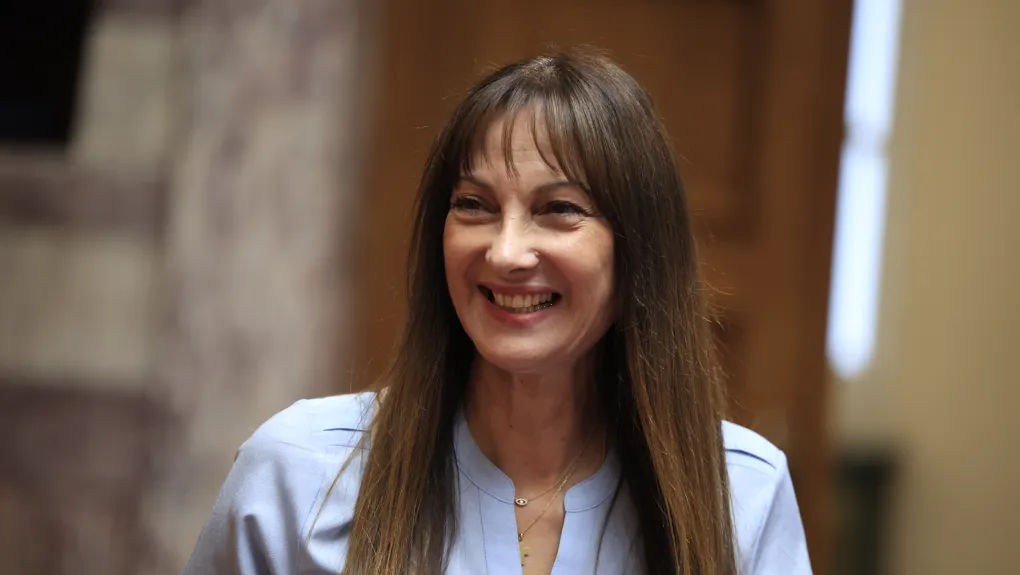 Επίθεση της Έλενας Κουντουρά κατά της κυβέρνησης, μετά την παραπομπή της Ελλάδας στο δικαστήριο της Ε.Ε.