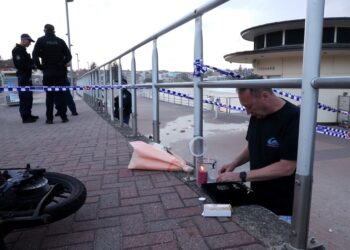 Σοκ στην Αυστραλία από την τρομοκρατική επίθεση στην παραλία Μπόνταϊ στο Σίδνεϊ: Τουλάχιστον 12 νεκροί και 29 τραυματίες