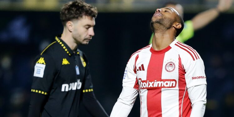 Super League: Ο Ολυμπιακός έμεινε στο 0-0 με τον Άρη στο “Βικελίδης” και έχασε την ευκαιρία να ξεφύγει