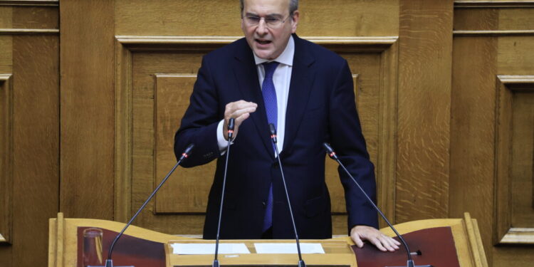 Ο Κωστής Χατζηδάκης ανακοίνωσε πρόσθετη στήριξη 160 εκατ. ευρώ στους αγρότες