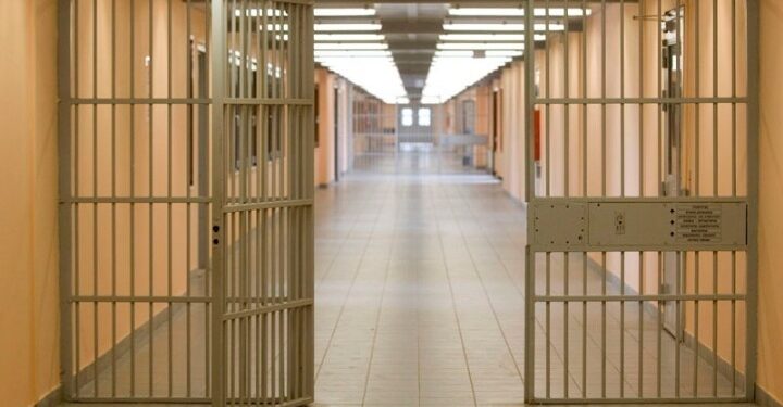 Στη φυλακή μετά την απολογία της η 16χρονη μαθήτρια που μαχαίρωσε συμμαθήτρια της σε σχολείο της Κυψέλης