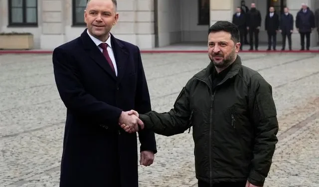 Ο πολωνός πρόεδρος Κάρολ Ναβρότσκι κατηγορεί τους Ουκρανούς για “αχαριστία”