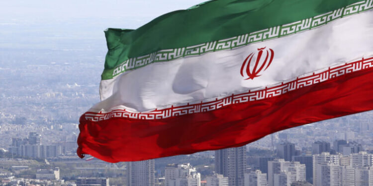 Το Ιράν προθυμοποιείται να προσφέρει βοήθεια στη Βενεζουέλα στη σύγκρουση με τις ΗΠΑ