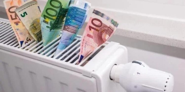 Σήμερα η προκαταβολή για το επίδομα θέρμανσης σε περισσότερα από 1 εκατ. νοικοκυριά – Τι ποσά θα λάβουν οι δικαιούχοι