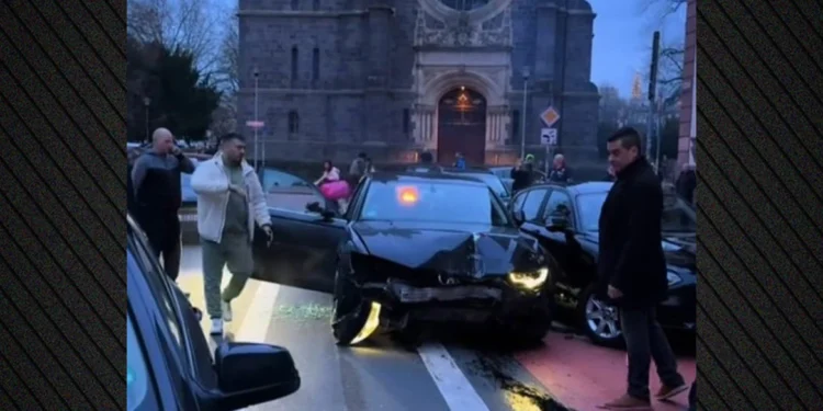 Ολλανδία: Αυτοκίνητο έπεσε σε πλήθος στο χωριό Νάνσπιτ στο Γκέλντερλαντ - Τουλάχιστον εννιά τραυματίες