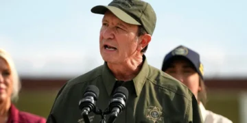 Ο Ντόναλντ Τραμπ ορίζει ειδικό απεσταλμένο για τη Γροιλανδία τον ρεπουμπλικάνο κυβερνήτη της Λουιζιάνας, Τζεφ Λάντρι