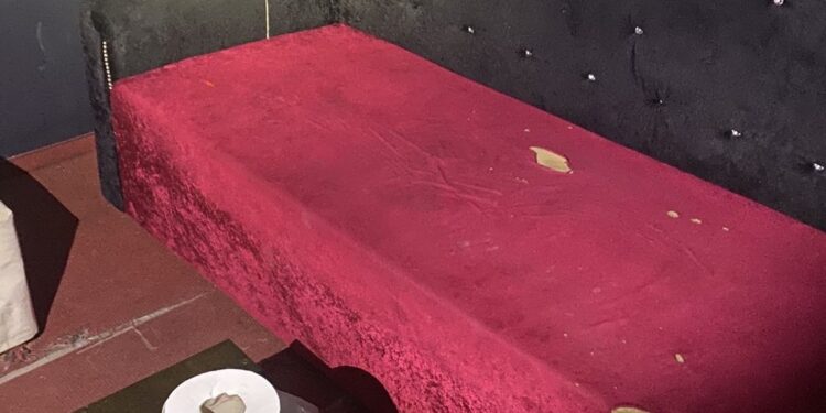 Εξαρθρώθηκε κυκλώματος μαστροπείας σε Καλαμάτα και Τρίπολη – Συνελήφθησαν τρία άτομα και αναζητούνται άλλοι δύο