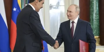 Βενεζουέλα: Το Καράκας δηλώνει ότι η Μόσχα “επιβεβαίωσε εκ νέου την πλήρη υποστήριξή της” απέναντι στον αμερικανικό αποκλεισμό