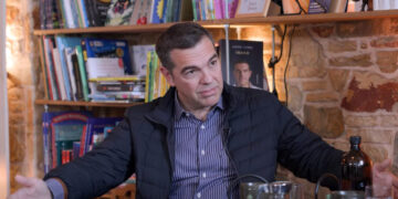 Αλ.Τσίπρας σε συζήτηση με φοιτητές του Παντείου: "Οι «ερασιτέχνες» και οι «ακατάλληλοι» που κυβέρνησαν το ’15 έβγαλαν τη χώρα από την κρίση"