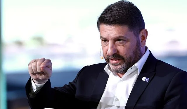 Χριστουγεννιάτικες ευχές από τον Περιφερειάρχη Αττικής, Νίκο Χαρδαλιά: "Χρόνια πολλά, με υγεία, αγάπη και ανθρωπιά για κάθε γειτονιά της Αττικής μας"