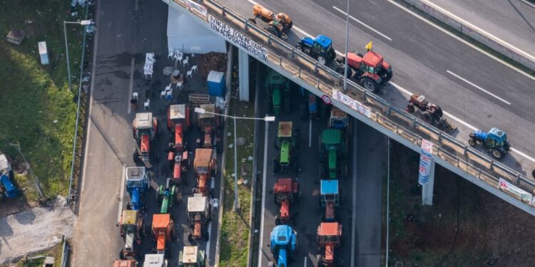 Αγροτικές κινητοποιήσεις: Νέα πανελλαδική σύσκεψη την Κυριακή