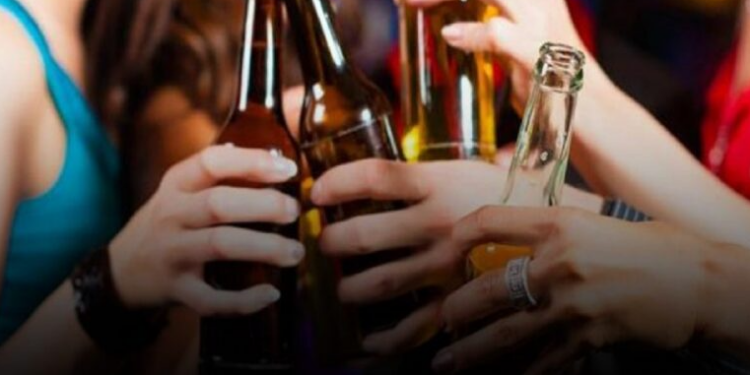 Δύο δεκαπεντάχρονες στο νοσοκομείο Ιωαννίνων μετά από κατανάλωση αλκοόλ – Δύο συλλήψεις