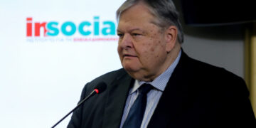 Συνέντευξη Βενιζέλου στο «Βήμα της Κυριακής»: "Υποψήφιοι πρωθυπουργοί είναι οι αρχηγοί των κομμάτων, όχι εγώ – Η χώρα είναι μη διακυβερνήσιμη"