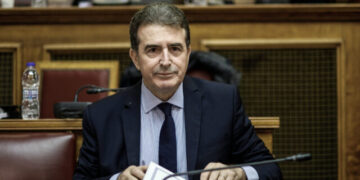 Χρυσοχοΐδης προς τους αγρότες: "Δεν επιλέξαμε τη νόμιμη βία"