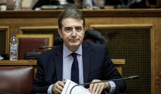 Χρυσοχοΐδης προς τους αγρότες: "Δεν επιλέξαμε τη νόμιμη βία"