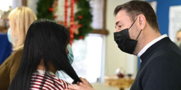 Νίκος Ανδρουλάκης στο σύλλογο “Φλόγα”: "Χρέος της Πολιτείας η στήριξη της ανθρωπιάς"