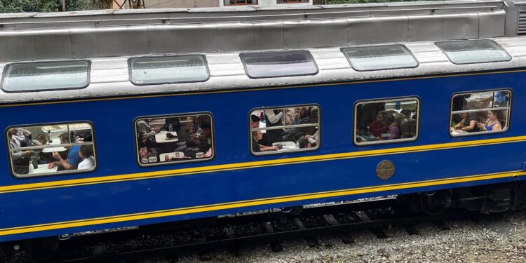 Περού: Ένας νεκρός και τουλάχιστον 30 τραυματίες σε σύγκρουση τρένων στη γραμμή προς το Μάτσου Πίτσου