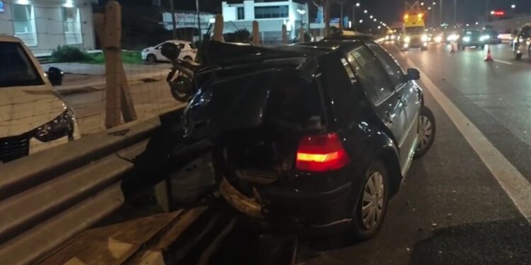 Τροχαίο ατύχημα με σύγκρουση δύο οχημάτων στον Κηφισό – Δύο τραυματίες