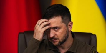 Ο Ζελένσκι αντικαθιστά τον υπουργό Άμυνας