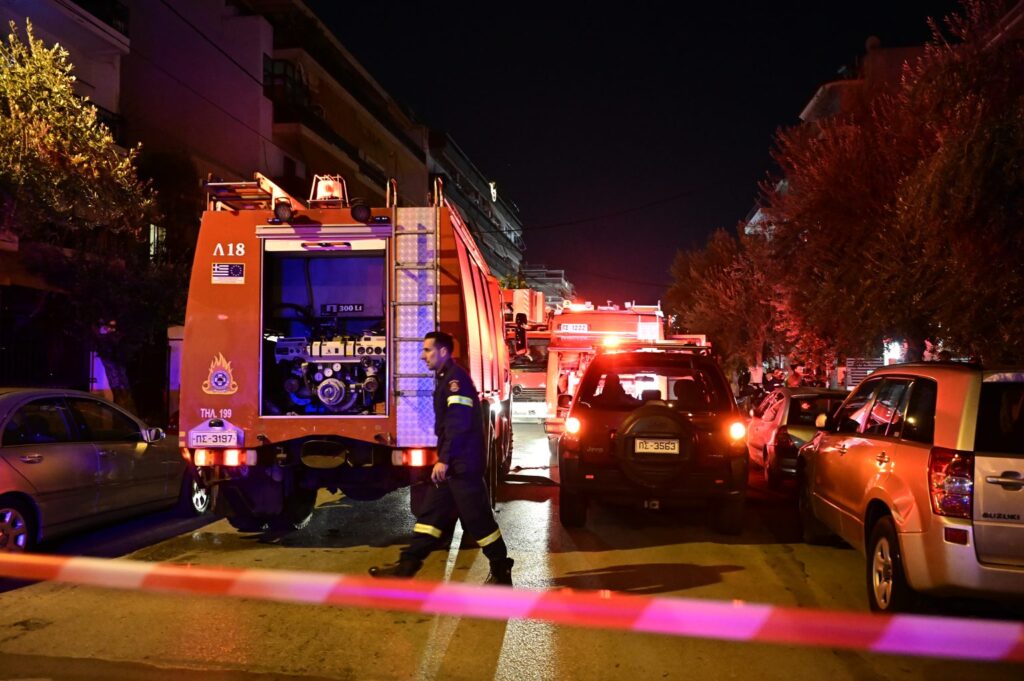 Φωτιά σε χώρο κτηρίου προσωρινής διαμονής στο κέντρο της Αθήνας στην οδό Μάρνη - Απεγκλωβίστηκαν τέσσερα άτομα