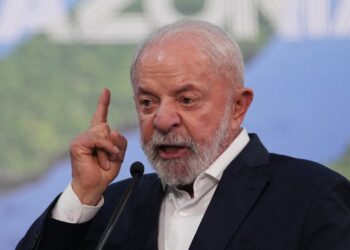 Λούλα ντα Σίλβα: "Οι βομβαρδισμοί των ΗΠΑ στη Βενεζουέλα υπερβαίνουν το όριο του αποδεκτού"