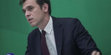 Ανακοίνωση Δημ. Μάντζου: “Ο Πρωθυπουργός αναγκάστηκε να δηλώσει ότι… δεν έχει τίποτα να σχολιάσει”