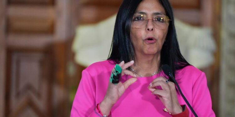 Βενεζουέλα: Η προσωρινή πρόεδρος Ντέλσι Ροντρίγκες, ζητάει σχέση σεβασμού από τις ΗΠΑ – «Οι λαοί μας αξίζουν ειρήνη και διάλογο, όχι πόλεμο»