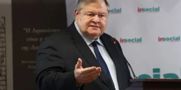 Δήλωση Ευ. Βενιζέλου για το “μπλακάουτ” στο FIR Αθηνών: "Η διαχείρισή του συνδεδεμένη με τον σκληρό πυρήνα της εθνικής ασφάλειας"